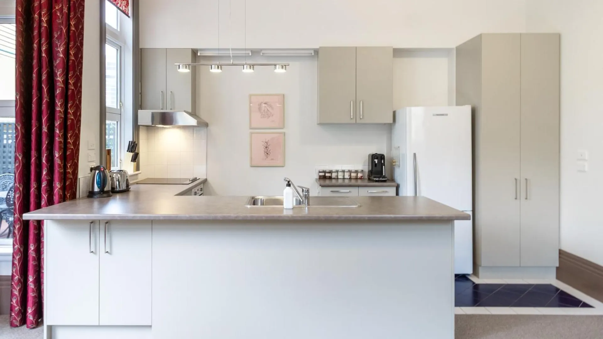 Apartment 2 Bedroom 2 Bath Modern Heritage Near Art Gallery Christchurch