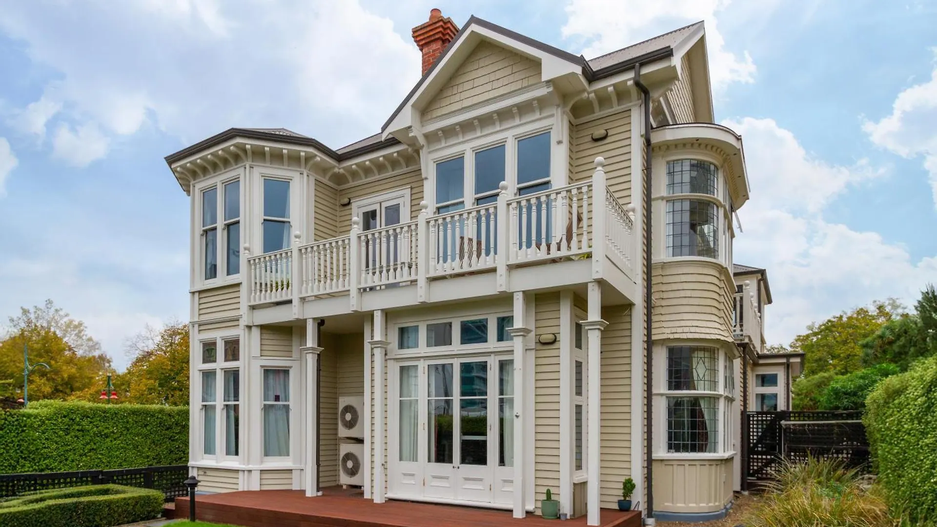 2 Bedroom 2 Bath Modern Heritage Near Art Gallery Christchurch 0*,  New Zealand