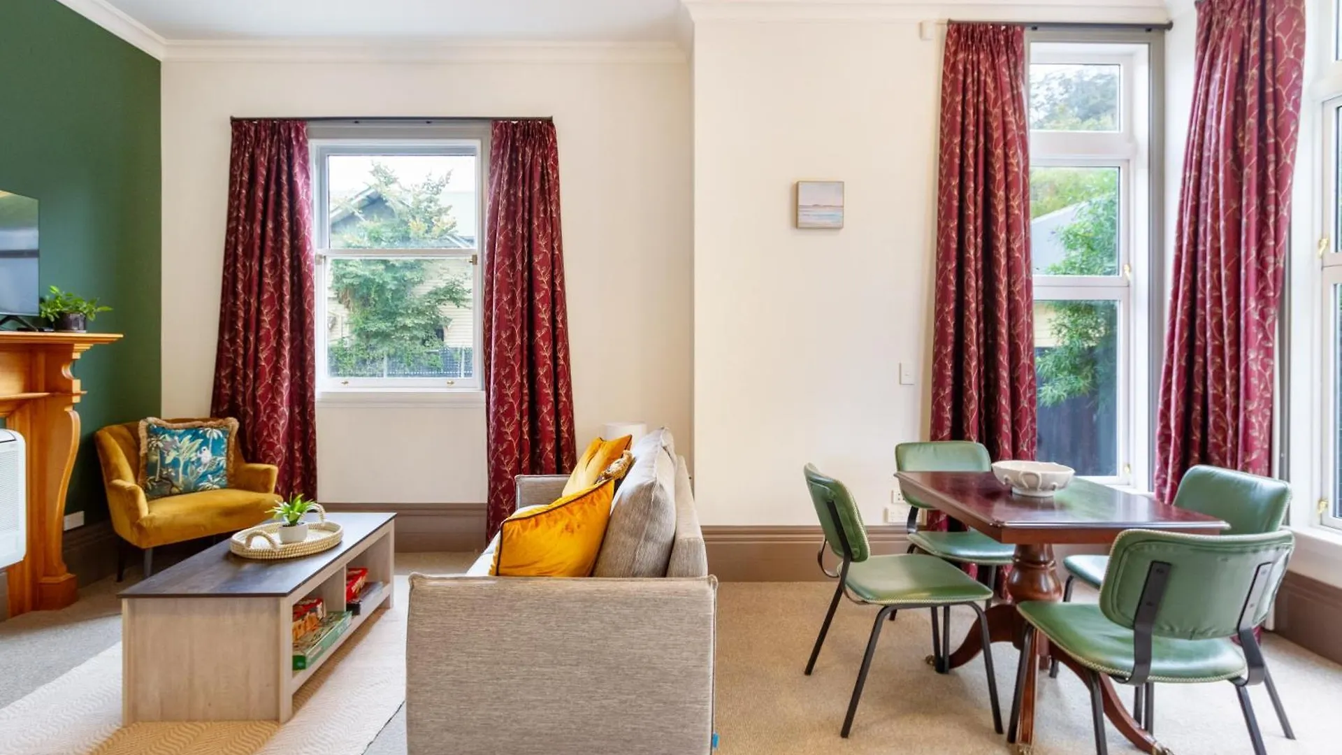 2 Bedroom 2 Bath Modern Heritage Near Art Gallery Christchurch Apartment