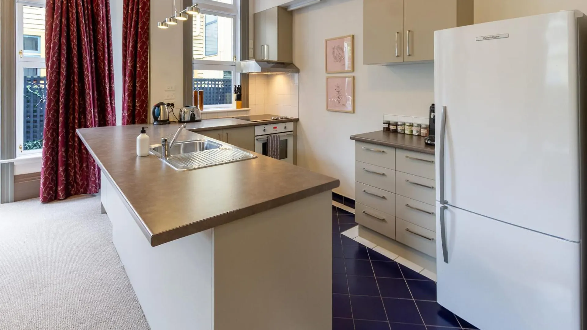 2 Bedroom 2 Bath Modern Heritage Near Art Gallery Christchurch 0*,  New Zealand