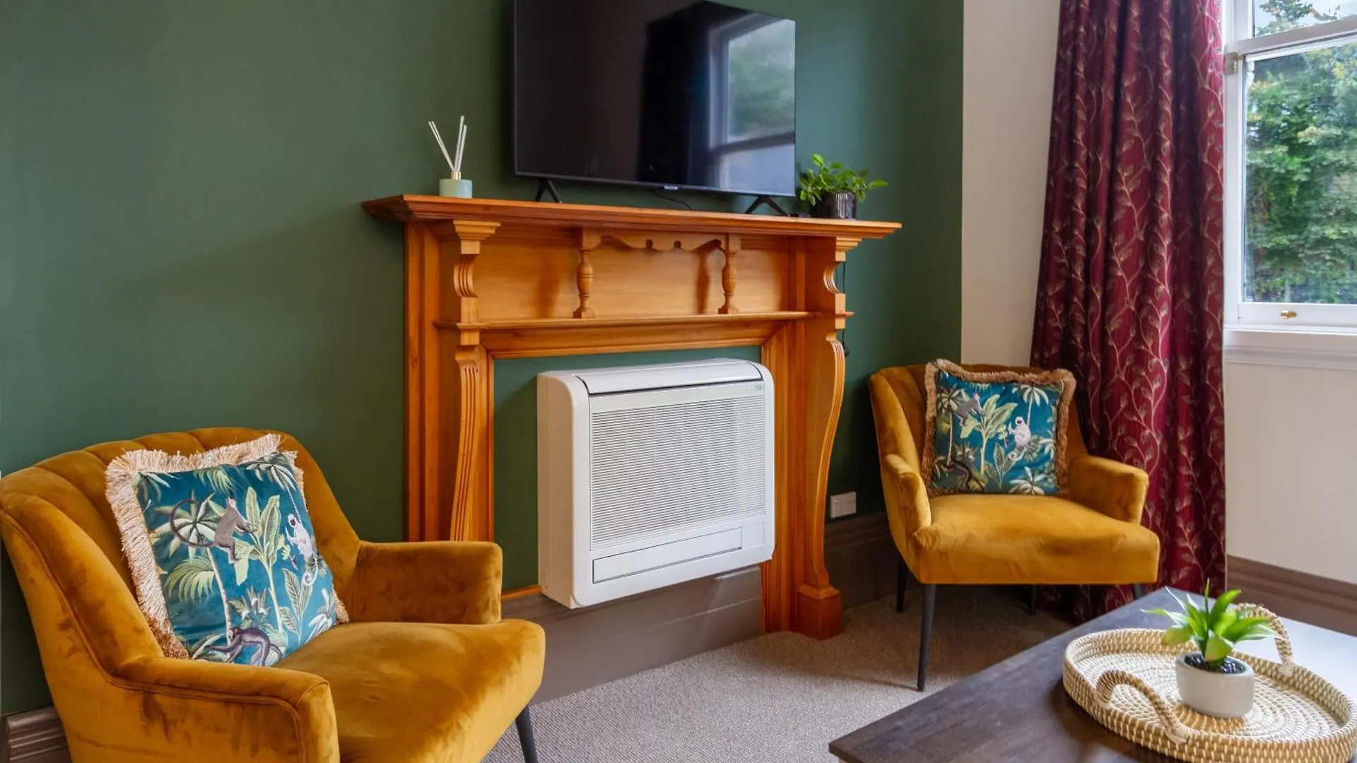 2 Bedroom 2 Bath Modern Heritage Near Art Gallery Christchurch Apartment
