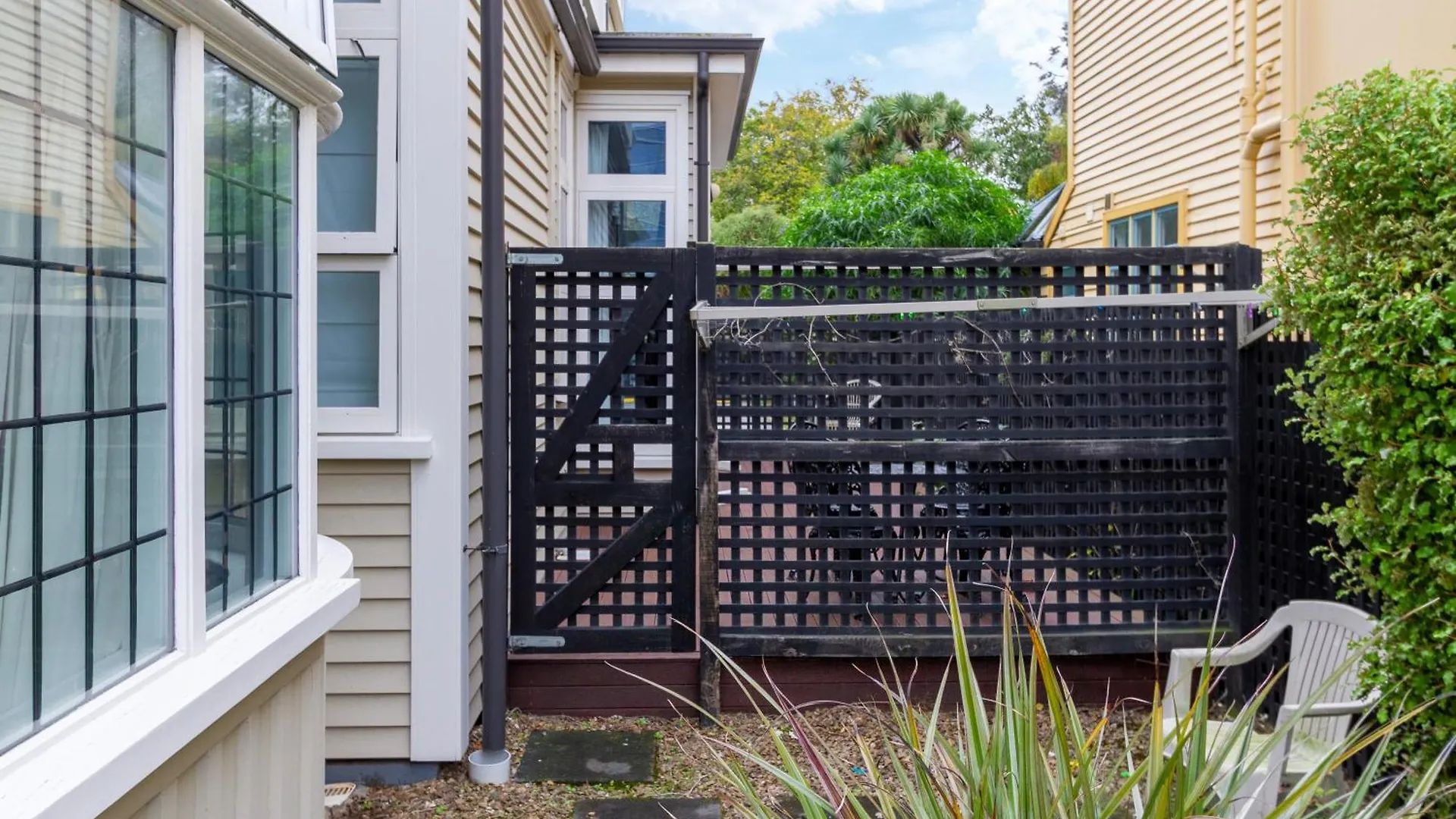 Apartment 2 Bedroom 2 Bath Modern Heritage Near Art Gallery Christchurch New Zealand